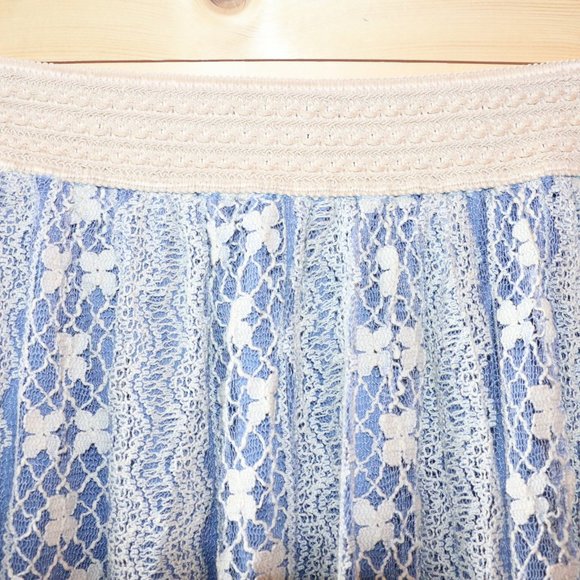 Bohemian Style Lace Overlay Maxi Skirt - Picture 2 of 4